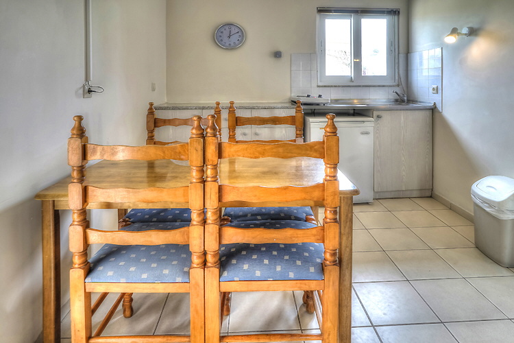 Apartment mit K&uuml;chenzeile