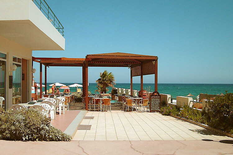 Terrasse und &Auml;g&auml;isches Meer